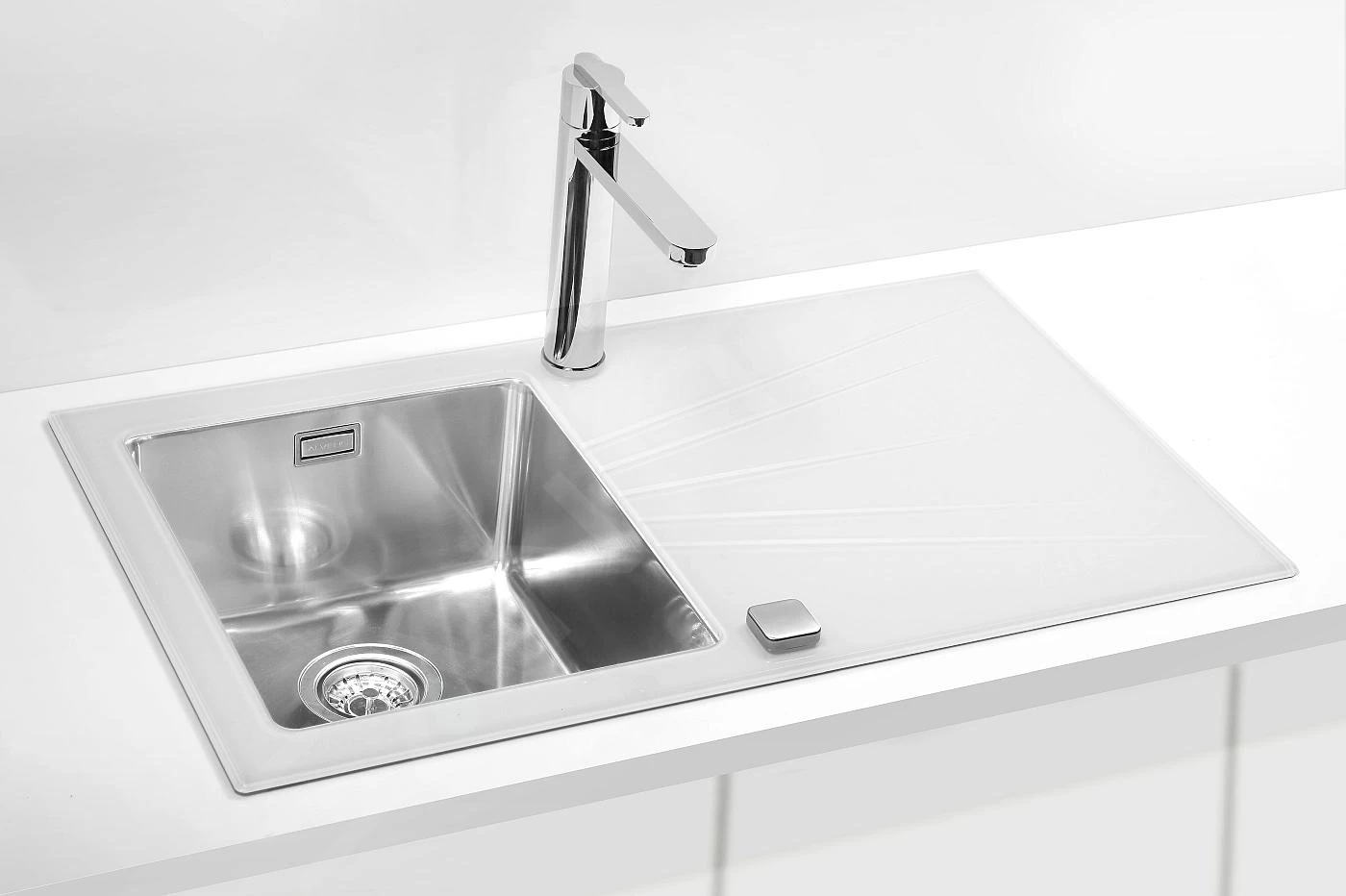 Alveus Karat - Lavello 860x500 Mm, Con Comando Dello Scarico, Vetro Bianco/acciaio Inox 1102771 6 Alveus Karat - Lavello 860x500 Mm, Con Comando Dello Scarico, Vetro Bianco/acciaio Inox 1102771 - immagine 4