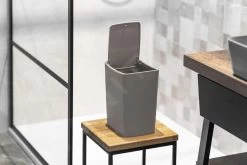 Aqualine Accessori - Pattumiera Touch 8,5 L, Terra TRN-183-05 -Forniture Per Attrezzature Da Cucina 8d29cfaa2f80216bd3d313f1