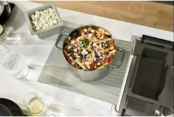 Franke Accessori - Pedana Avvolgibile ALL-IN In Silicone, Grigio 133.0655.232 -Forniture Per Attrezzature Da Cucina f46d268a762953b37f843c38